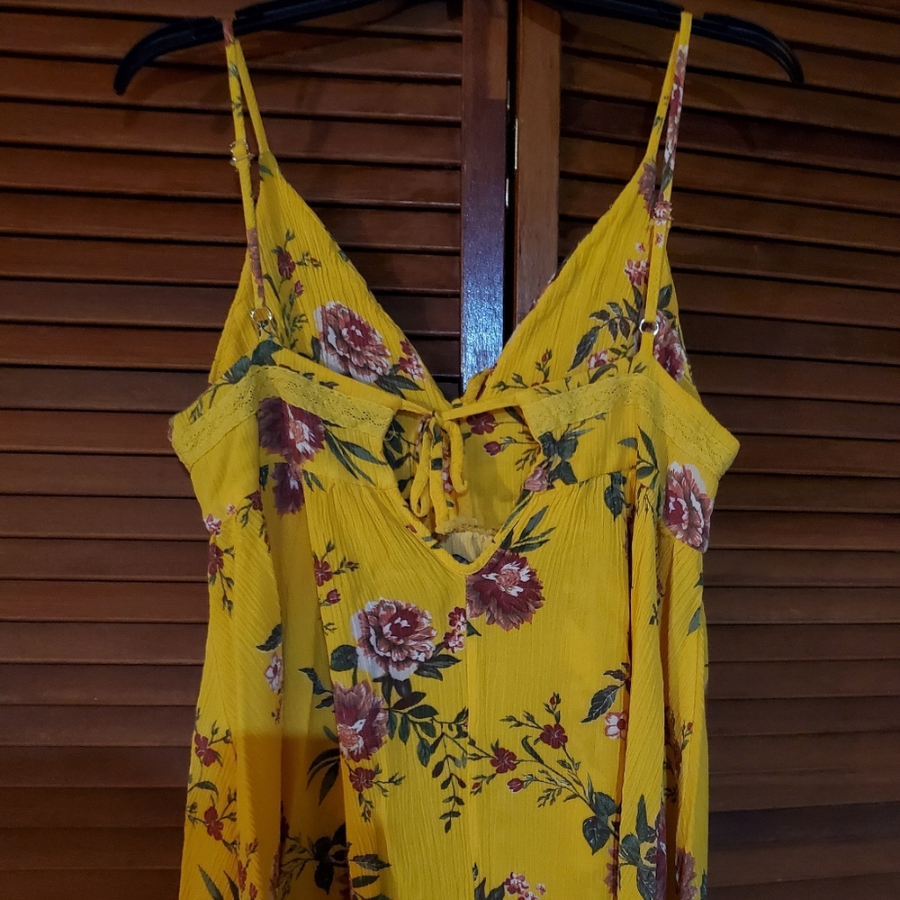 Yellow Top - Picture 7 of 8